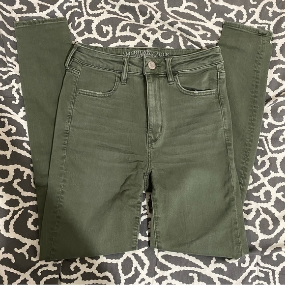 American Eagle Outfitters Denim - American Eagle Super Stretch High Rise Jeggings size 6 regular in camo green